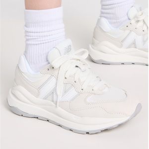 New Balance 5740 - Great Condition! WOMENS SIZE 7